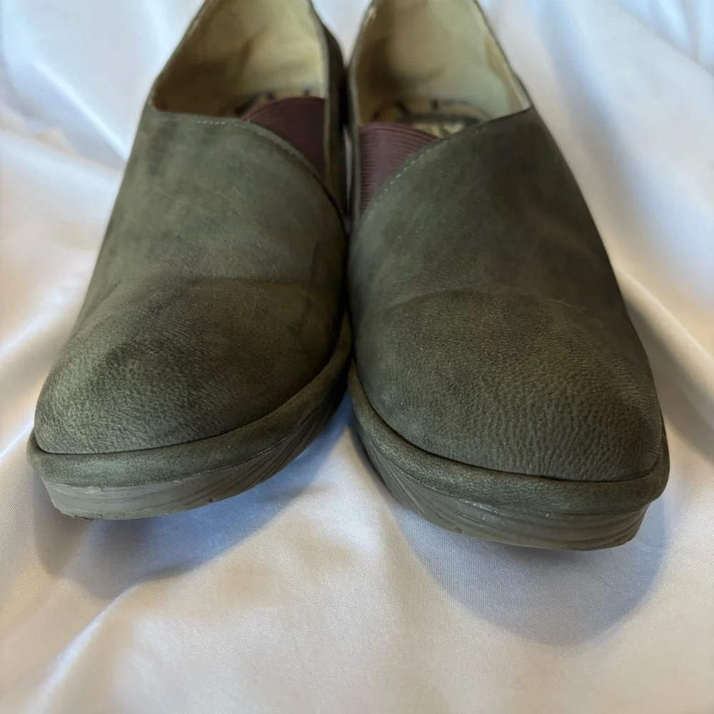 Fly London Peso Wedge Slip On Shoes Heels Green Suede Leather Size 40